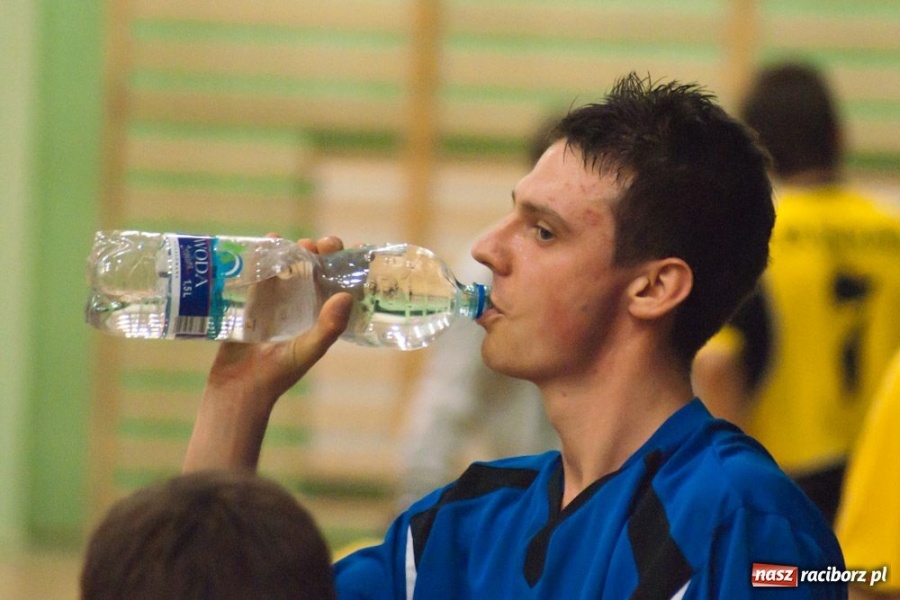 Zdjęcie w galerii na portalu naszraciborz.pl: Pędzące Byki na kolanach wiadomości z regionu