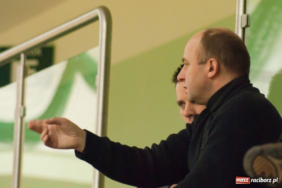 Zdjęcie w galerii na portalu naszraciborz.pl: Pędzące Byki na kolanach wiadomości z regionu