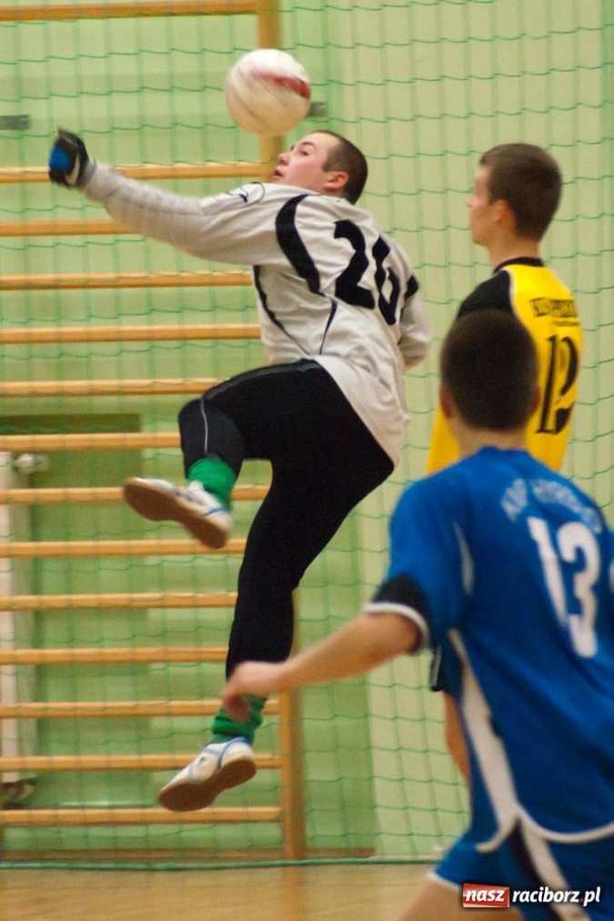 Zdjęcie w galerii na portalu naszraciborz.pl: Pędzące Byki na kolanach wiadomości z regionu