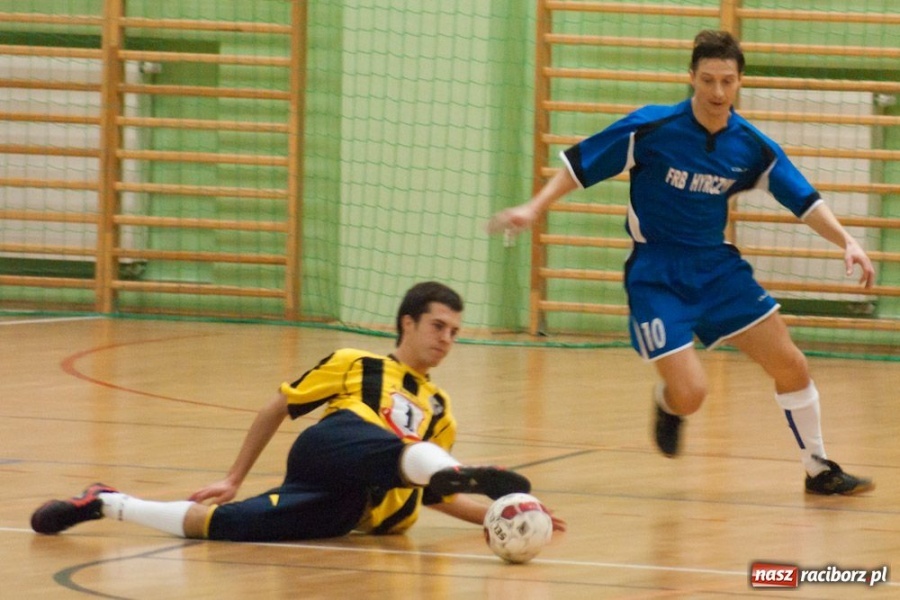 Zdjęcie w galerii na portalu naszraciborz.pl: Pędzące Byki na kolanach wiadomości z regionu