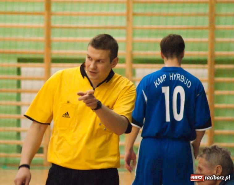 Zdjęcie w galerii na portalu naszraciborz.pl: Pędzące Byki na kolanach wiadomości z regionu