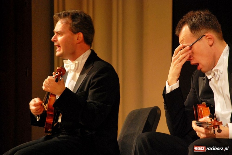 Zdjęcie w galerii na portalu naszraciborz.pl: Zastrzyk humoru z grupą MoCarta wiadomości z regionu