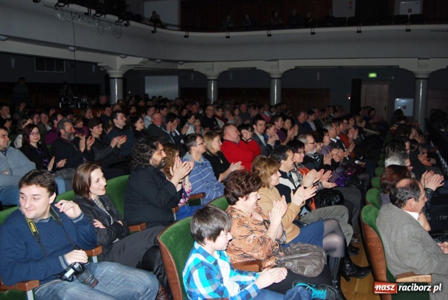 Zdjęcie w galerii na portalu naszraciborz.pl: Zastrzyk humoru z grupą MoCarta wiadomości z regionu
