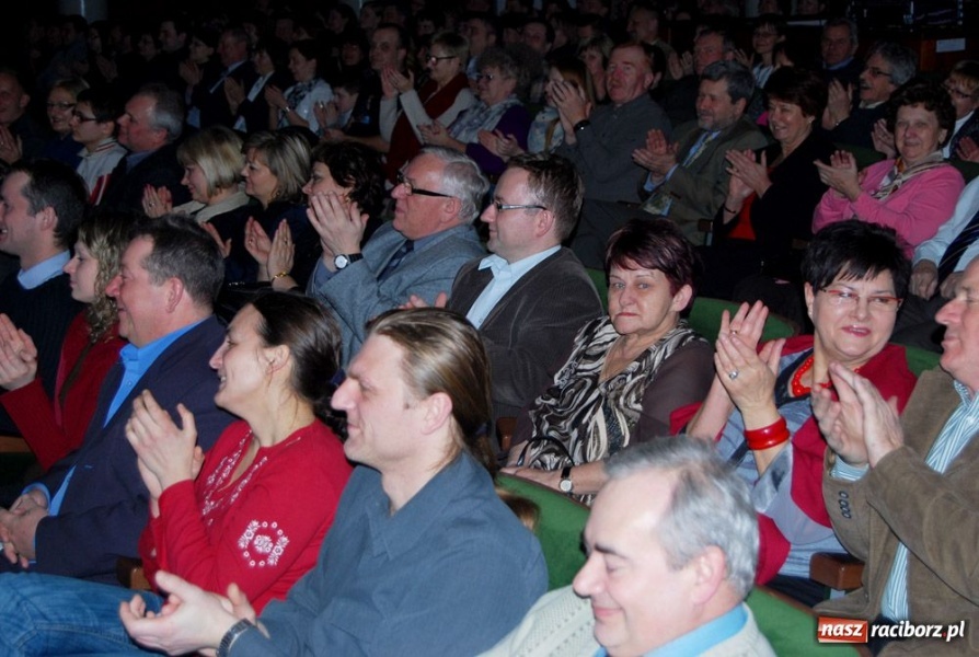 Zdjęcie w galerii na portalu naszraciborz.pl: Zastrzyk humoru z grupą MoCarta wiadomości z regionu