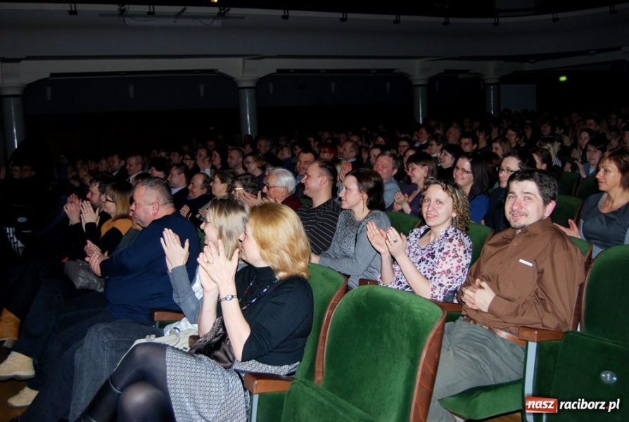 Zdjęcie w galerii na portalu naszraciborz.pl: Zastrzyk humoru z grupą MoCarta wiadomości z regionu