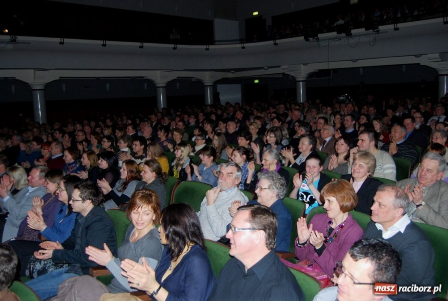 Zdjęcie w galerii na portalu naszraciborz.pl: Zastrzyk humoru z grupą MoCarta wiadomości z regionu