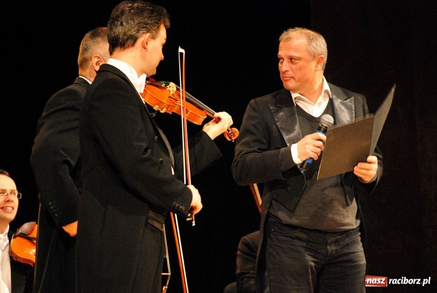 Zdjęcie w galerii na portalu naszraciborz.pl: Zastrzyk humoru z grupą MoCarta wiadomości z regionu