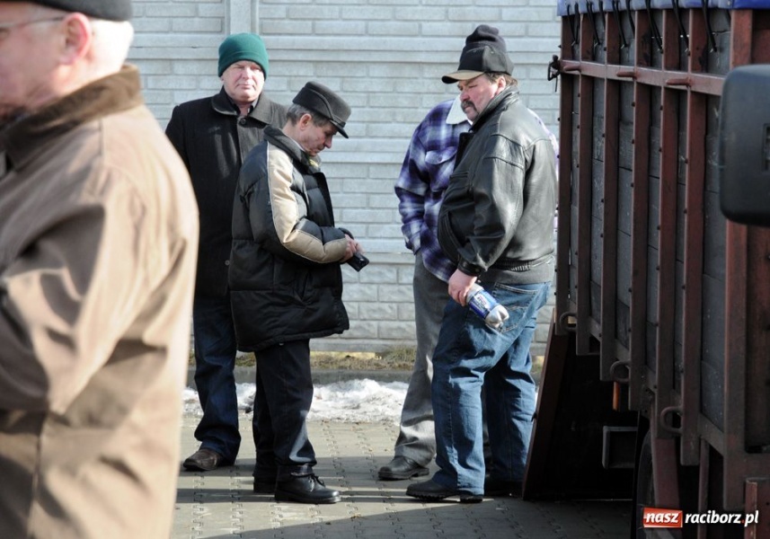 Zdjęcie w galerii na portalu naszraciborz.pl: Targ ruszył. Bez żadnych protestów wiadomości z regionu