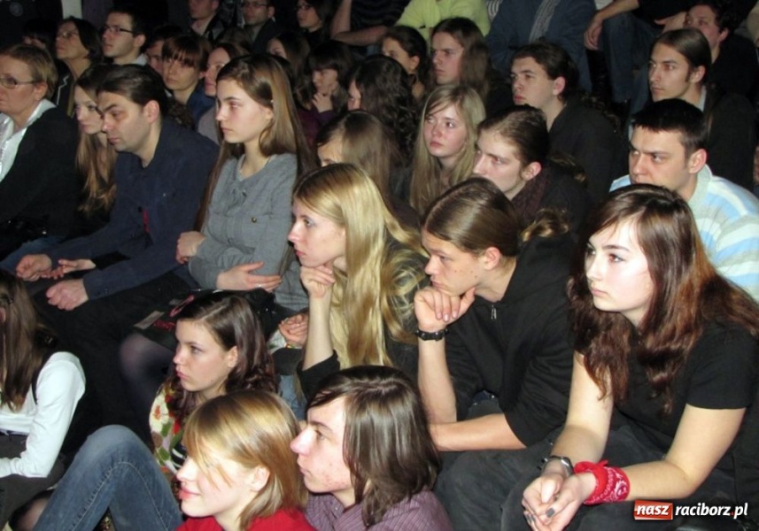 Zdjęcie w galerii na portalu naszraciborz.pl: Śmierć na deskach Strzechy wiadomości z regionu