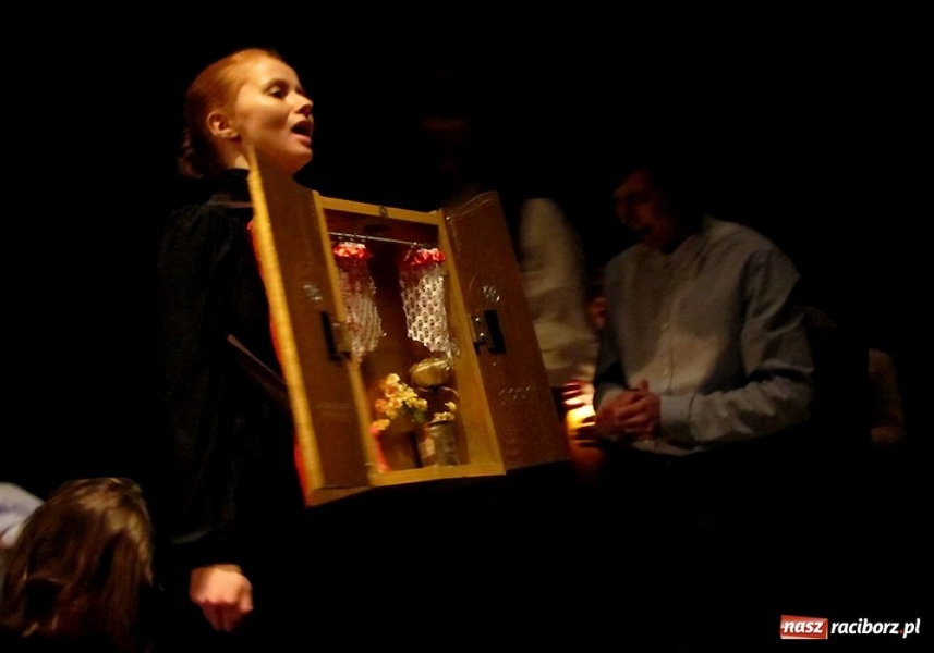 Zdjęcie w galerii na portalu naszraciborz.pl: Młodzi zagrali Gombrowicza wiadomości z regionu