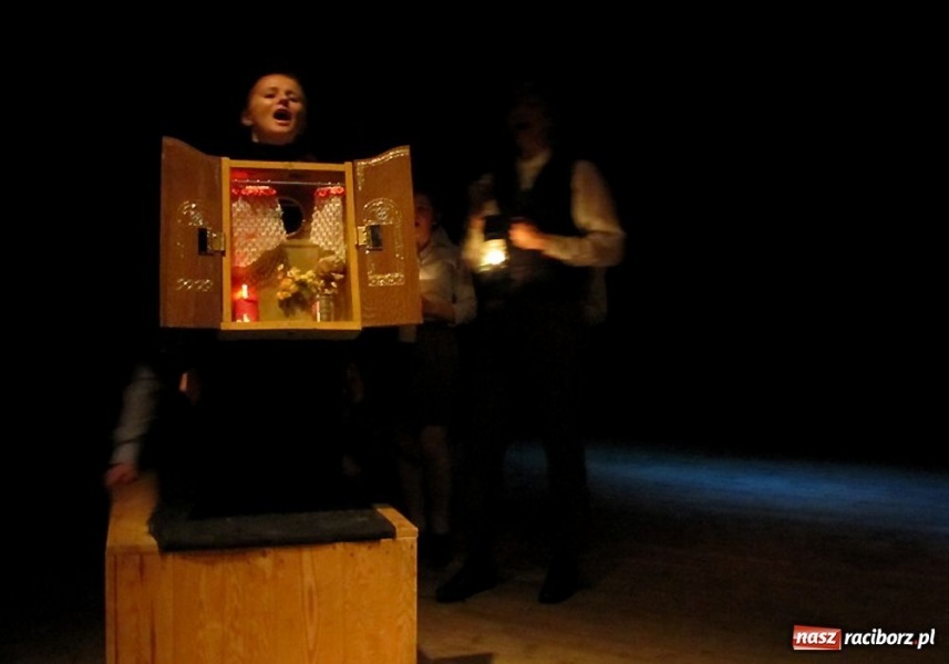 Zdjęcie w galerii na portalu naszraciborz.pl: Młodzi zagrali Gombrowicza wiadomości z regionu