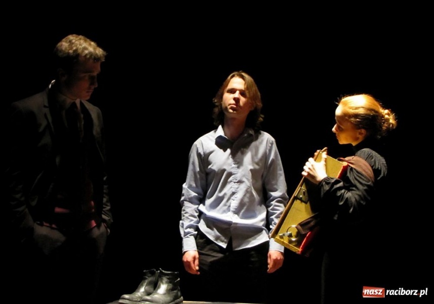 Zdjęcie w galerii na portalu naszraciborz.pl: Młodzi zagrali Gombrowicza wiadomości z regionu