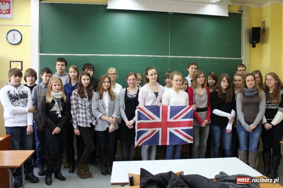 Zdjęcie w galerii na portalu naszraciborz.pl: W II LO sprawdzili swój angielski wiadomości z regionu
