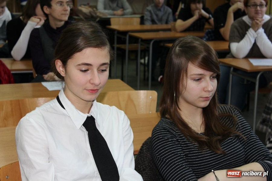 Zdjęcie w galerii na portalu naszraciborz.pl: W II LO sprawdzili swój angielski wiadomości z regionu
