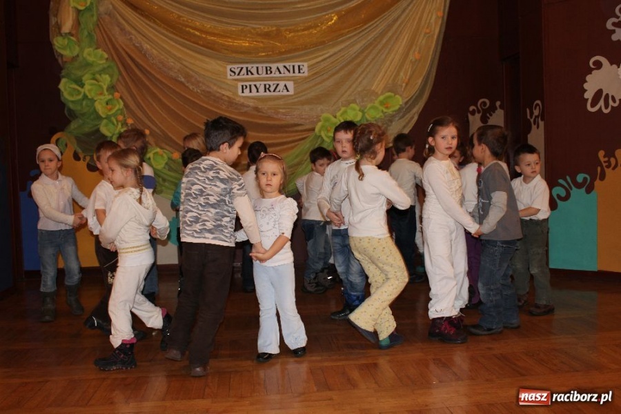 Zdjęcie w galerii na portalu naszraciborz.pl: I znów leciało pierze... wiadomości z regionu