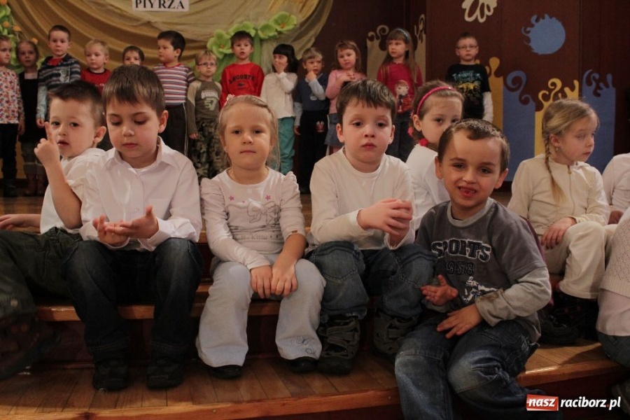 Zdjęcie w galerii na portalu naszraciborz.pl: I znów leciało pierze... wiadomości z regionu