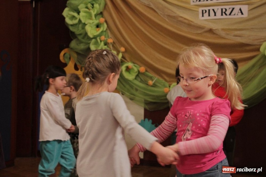 Zdjęcie w galerii na portalu naszraciborz.pl: I znów leciało pierze... wiadomości z regionu