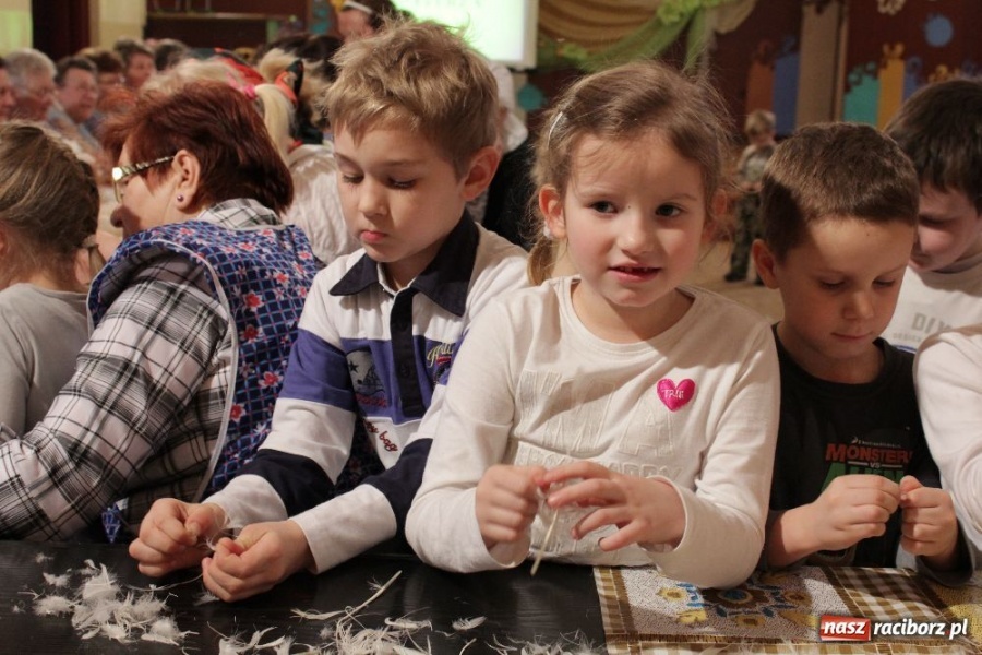 Zdjęcie w galerii na portalu naszraciborz.pl: I znów leciało pierze... wiadomości z regionu