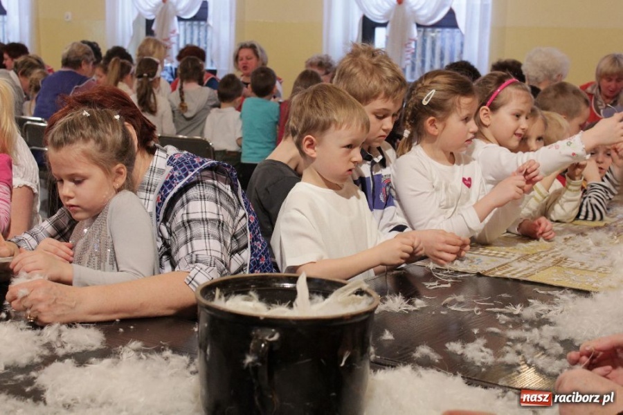 Zdjęcie w galerii na portalu naszraciborz.pl: I znów leciało pierze... wiadomości z regionu