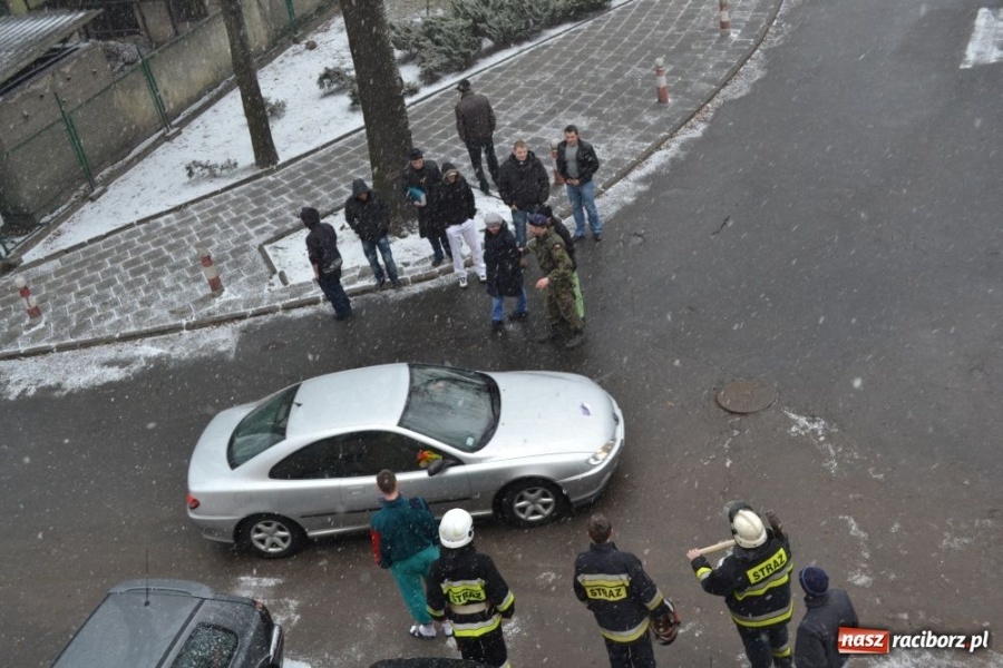 Zdjęcie w galerii na portalu naszraciborz.pl: Akcja policji pod Mechanikiem wiadomości z regionu
