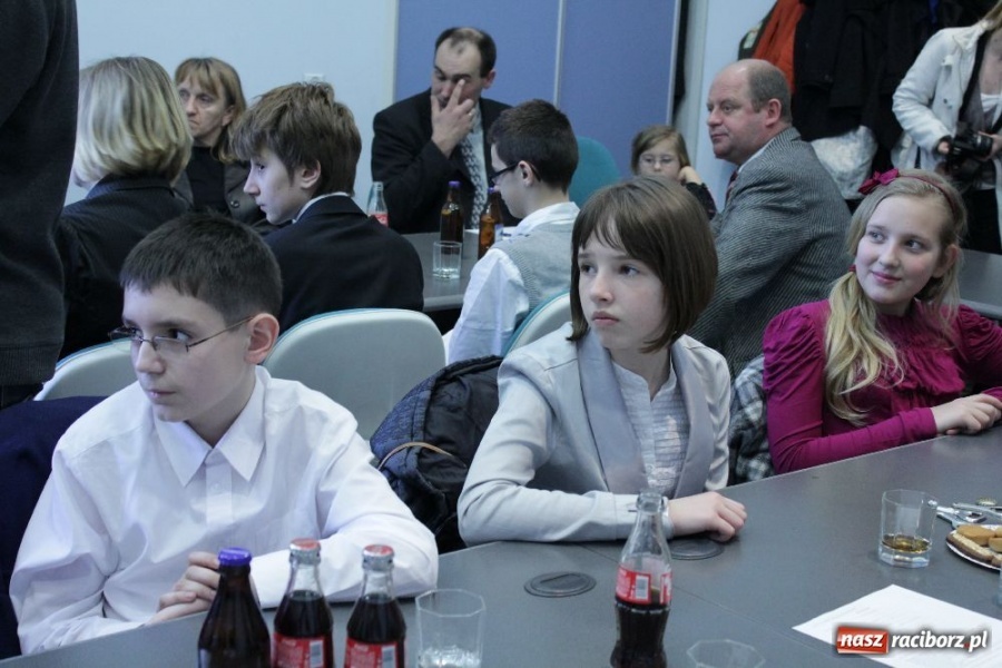 Zdjęcie w galerii na portalu naszraciborz.pl: Najlepsi uczniowie nagrodzeni wiadomości z regionu