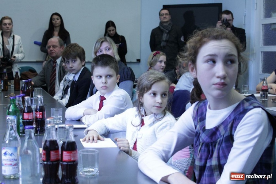 Zdjęcie w galerii na portalu naszraciborz.pl: Najlepsi uczniowie nagrodzeni wiadomości z regionu