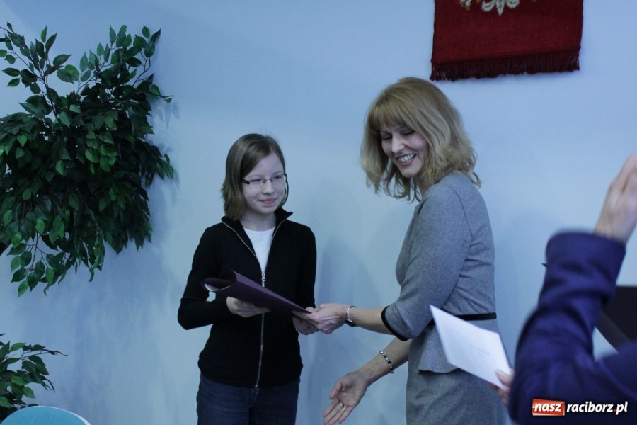 Zdjęcie w galerii na portalu naszraciborz.pl: Najlepsi uczniowie nagrodzeni wiadomości z regionu