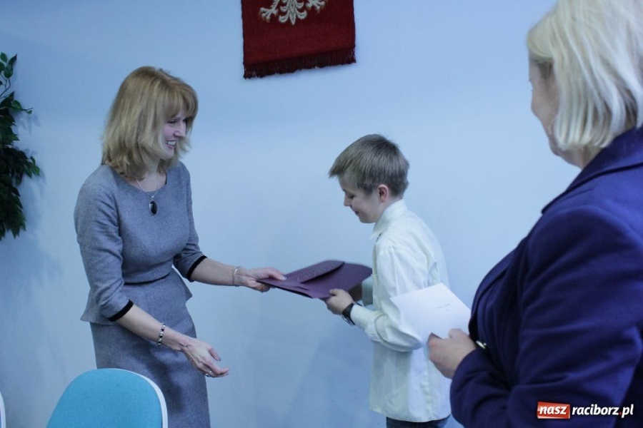 Zdjęcie w galerii na portalu naszraciborz.pl: Najlepsi uczniowie nagrodzeni wiadomości z regionu
