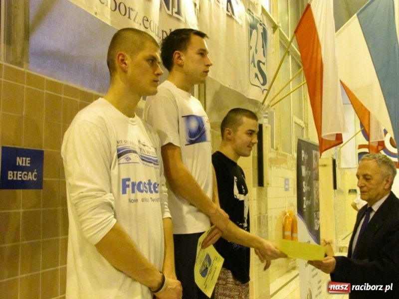 Zdjęcie w galerii na portalu naszraciborz.pl: Studenci PWSZ na podium wiadomości z regionu