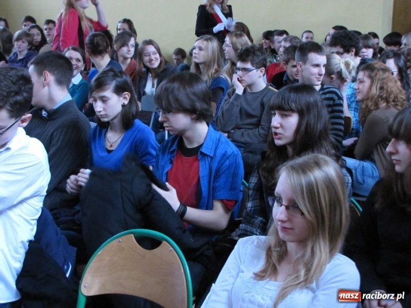 Zdjęcie w galerii na portalu naszraciborz.pl: W II LO pamiętają o wyklętych wiadomości z regionu