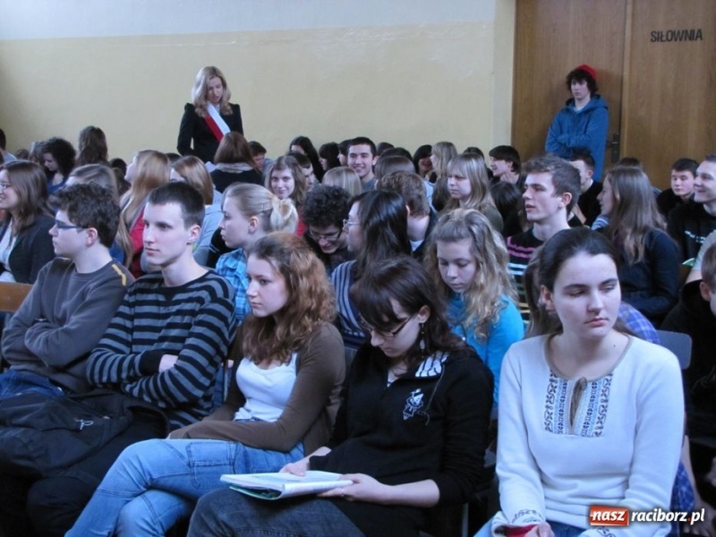 Zdjęcie w galerii na portalu naszraciborz.pl: W II LO pamiętają o wyklętych wiadomości z regionu