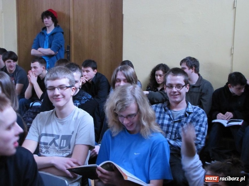 Zdjęcie w galerii na portalu naszraciborz.pl: W II LO pamiętają o wyklętych wiadomości z regionu