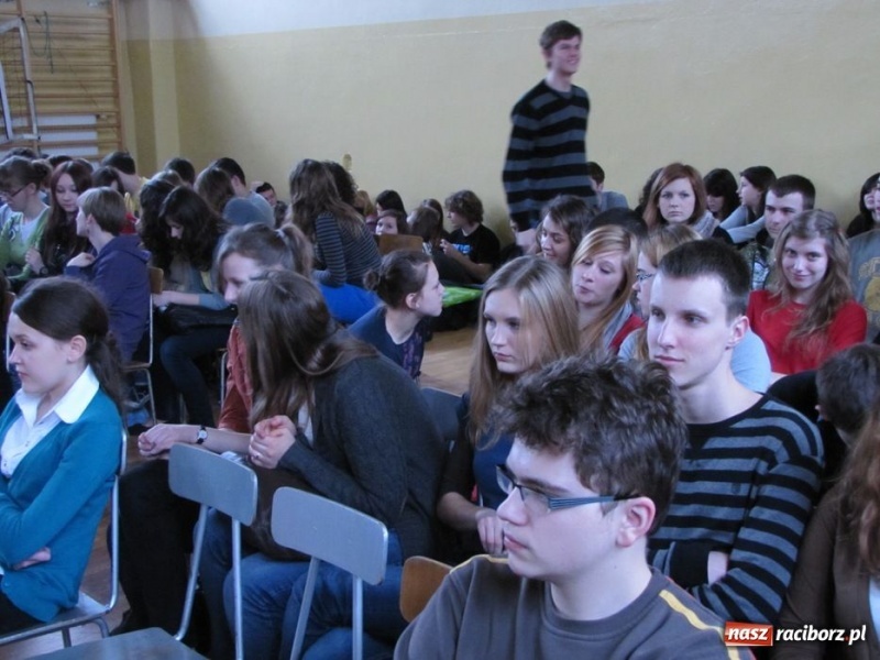 Zdjęcie w galerii na portalu naszraciborz.pl: W II LO pamiętają o wyklętych wiadomości z regionu