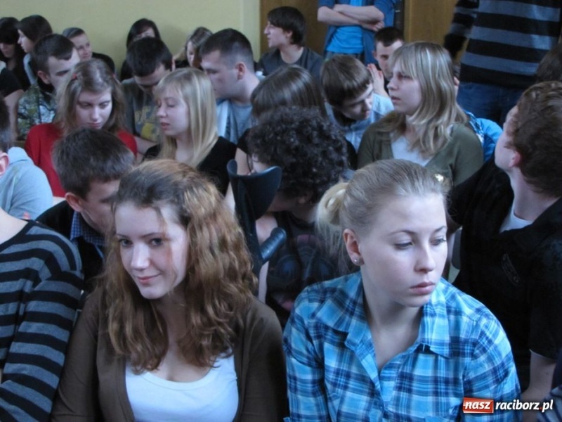 Zdjęcie w galerii na portalu naszraciborz.pl: W II LO pamiętają o wyklętych wiadomości z regionu