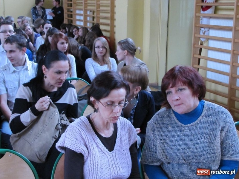 Zdjęcie w galerii na portalu naszraciborz.pl: W II LO pamiętają o wyklętych wiadomości z regionu