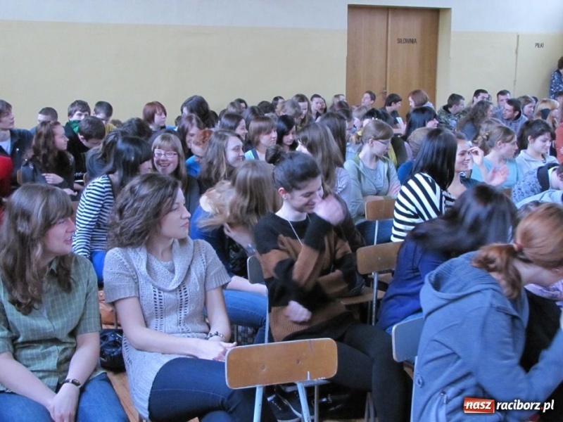 Zdjęcie w galerii na portalu naszraciborz.pl: W II LO pamiętają o wyklętych wiadomości z regionu