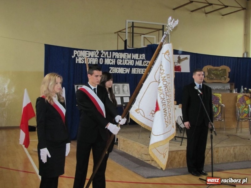 Zdjęcie w galerii na portalu naszraciborz.pl: W II LO pamiętają o wyklętych wiadomości z regionu