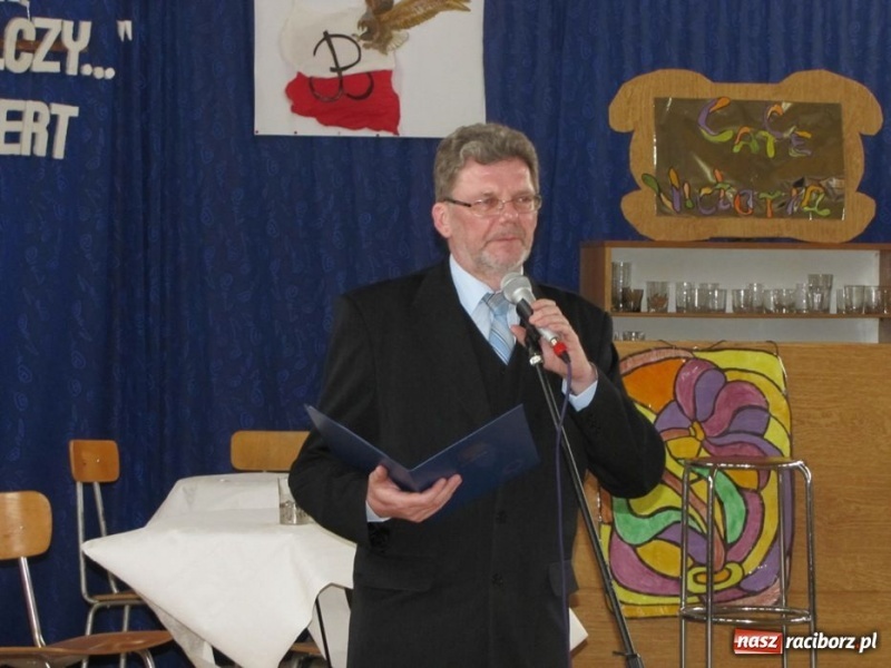 Zdjęcie w galerii na portalu naszraciborz.pl: W II LO pamiętają o wyklętych wiadomości z regionu