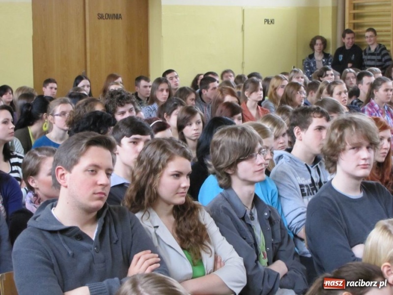 Zdjęcie w galerii na portalu naszraciborz.pl: W II LO pamiętają o wyklętych wiadomości z regionu