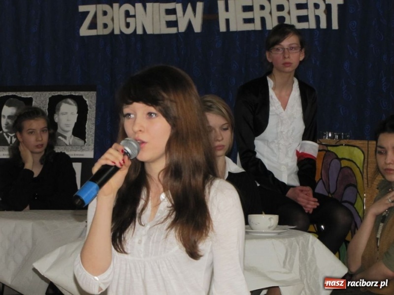 Zdjęcie w galerii na portalu naszraciborz.pl: W II LO pamiętają o wyklętych wiadomości z regionu