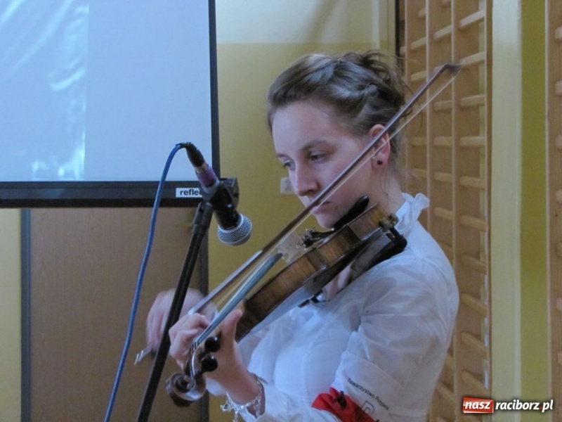 Zdjęcie w galerii na portalu naszraciborz.pl: W II LO pamiętają o wyklętych wiadomości z regionu