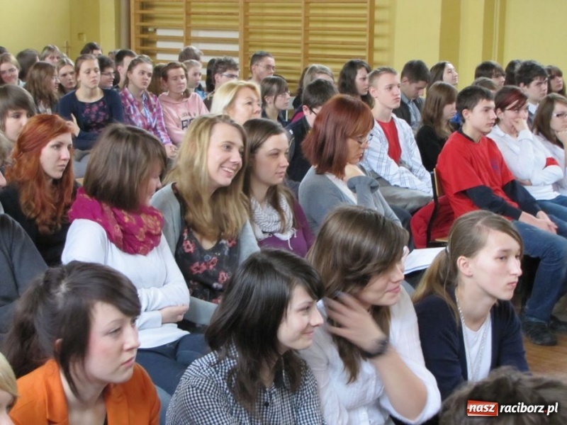 Zdjęcie w galerii na portalu naszraciborz.pl: W II LO pamiętają o wyklętych wiadomości z regionu