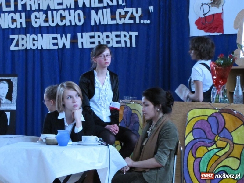 Zdjęcie w galerii na portalu naszraciborz.pl: W II LO pamiętają o wyklętych wiadomości z regionu