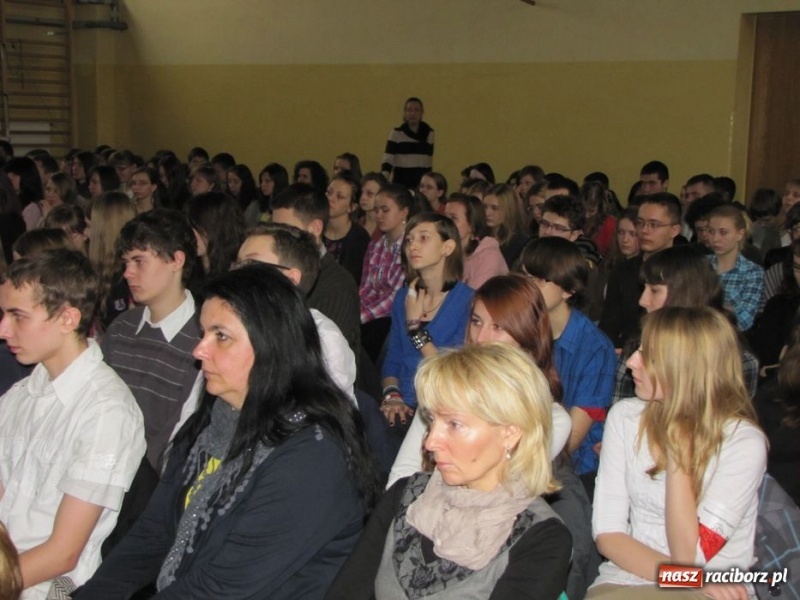 Zdjęcie w galerii na portalu naszraciborz.pl: W II LO pamiętają o wyklętych wiadomości z regionu