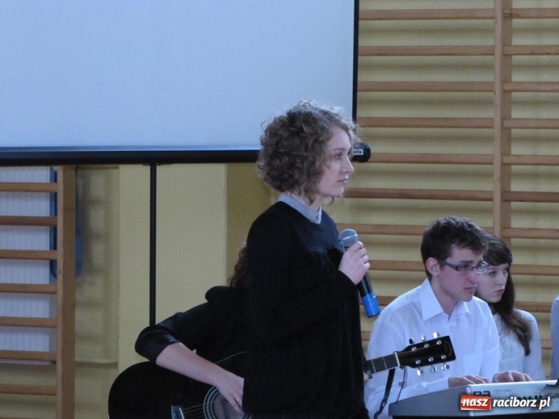 Zdjęcie w galerii na portalu naszraciborz.pl: W II LO pamiętają o wyklętych wiadomości z regionu