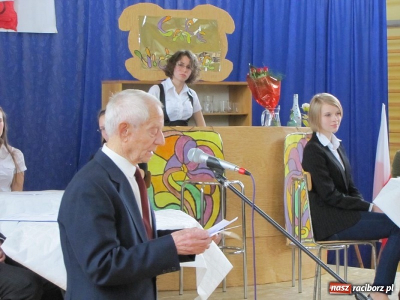 Zdjęcie w galerii na portalu naszraciborz.pl: W II LO pamiętają o wyklętych wiadomości z regionu