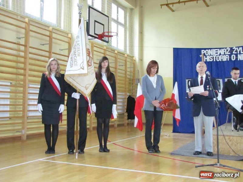 Zdjęcie w galerii na portalu naszraciborz.pl: W II LO pamiętają o wyklętych wiadomości z regionu