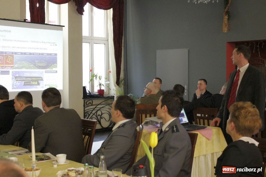 Zdjęcie w galerii na portalu naszraciborz.pl: Doroczna odprawa OC w Raciborskiej wiadomości z regionu