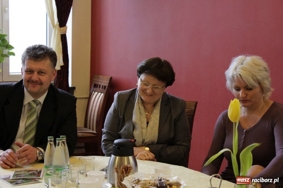 Zdjęcie w galerii na portalu naszraciborz.pl: Doroczna odprawa OC w Raciborskiej wiadomości z regionu