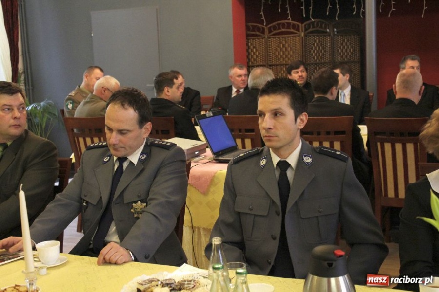 Zdjęcie w galerii na portalu naszraciborz.pl: Doroczna odprawa OC w Raciborskiej wiadomości z regionu